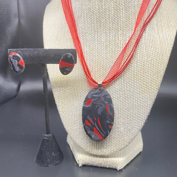 Handmade Pendant Necklace and Matching Earrings - Picture 1 of 1